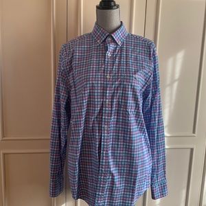 Vineyard Vines button down shirt